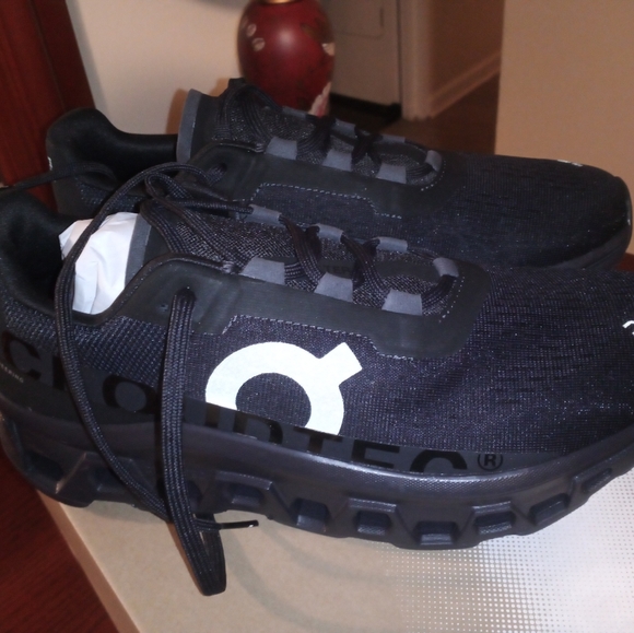 Men running shoes - Picture 2 of 2